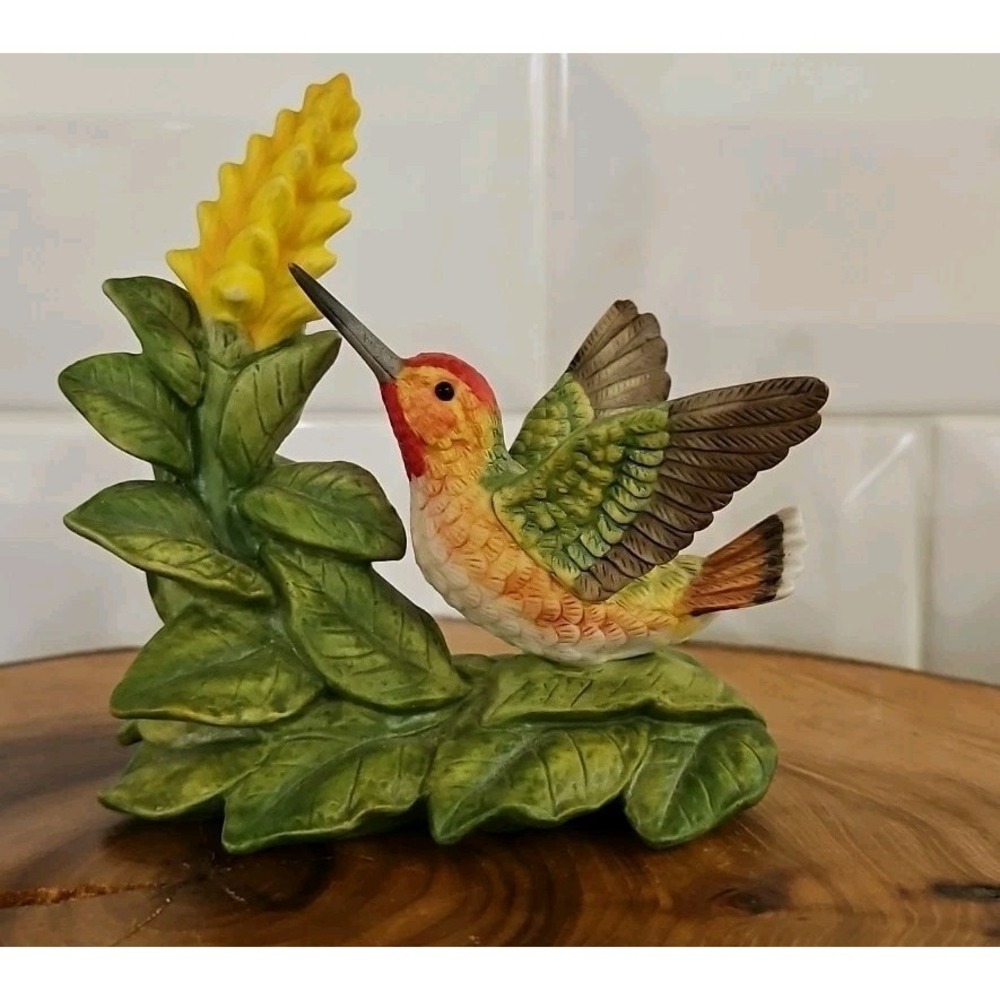 Allen's Hummingbird with Aphelandra Flower Porcelain Bird Figurine Bronson 1996